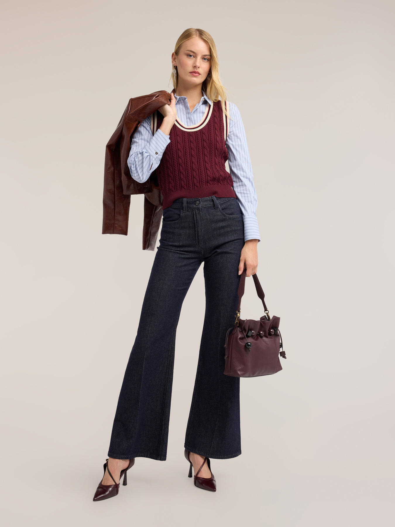 Jeans flare vita alta image number 0