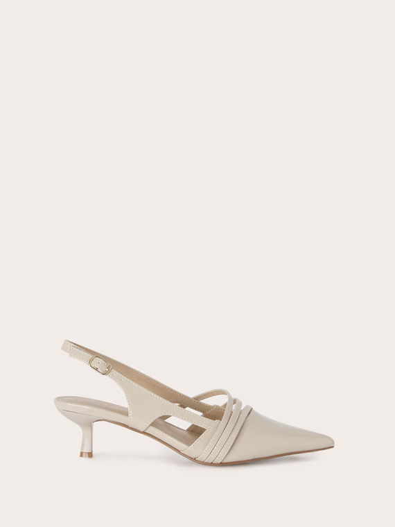 D&eacute;collet&eacute; slingback con listini e tacco kitten
