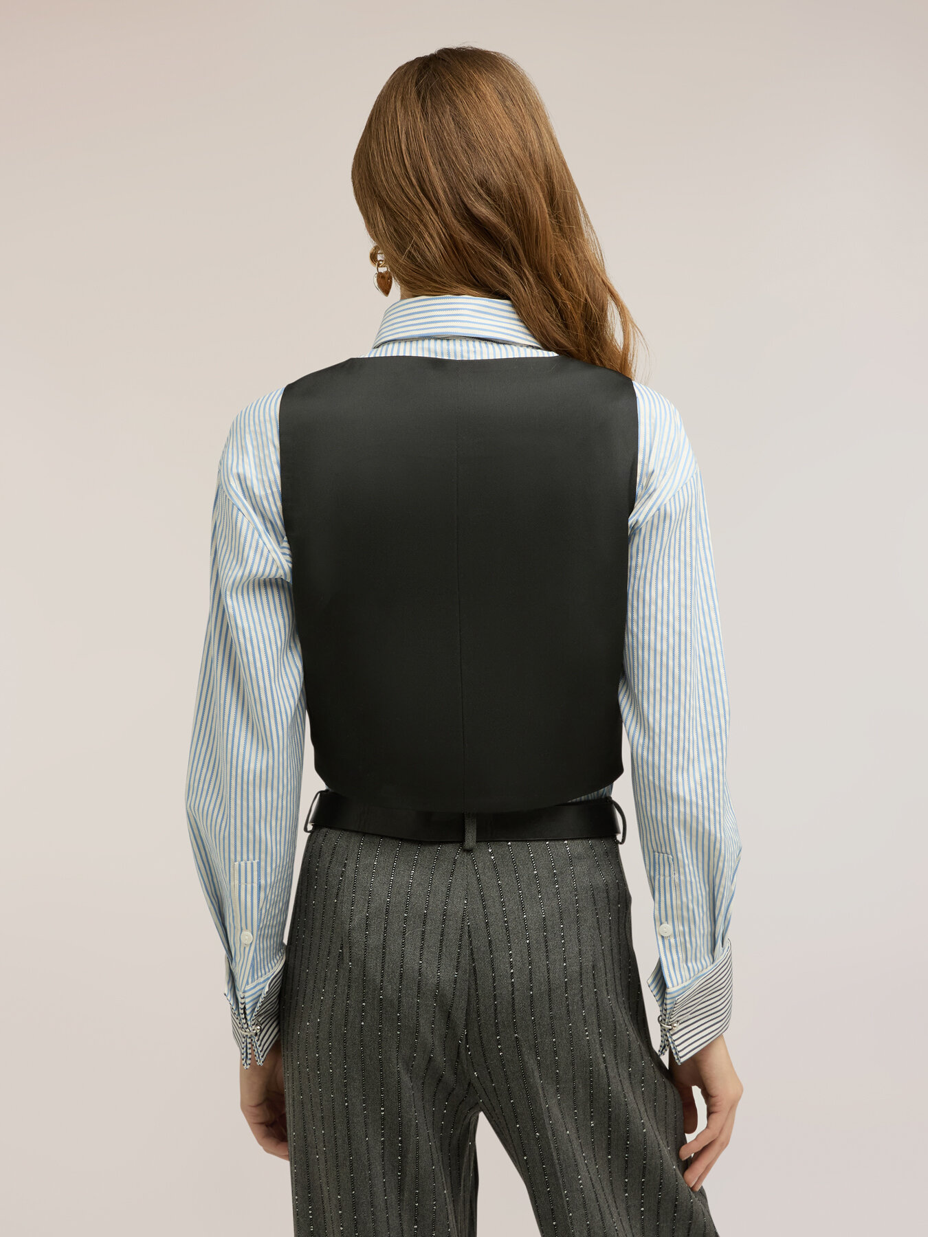 Gilet fantasia gessata con paillettes image number 1