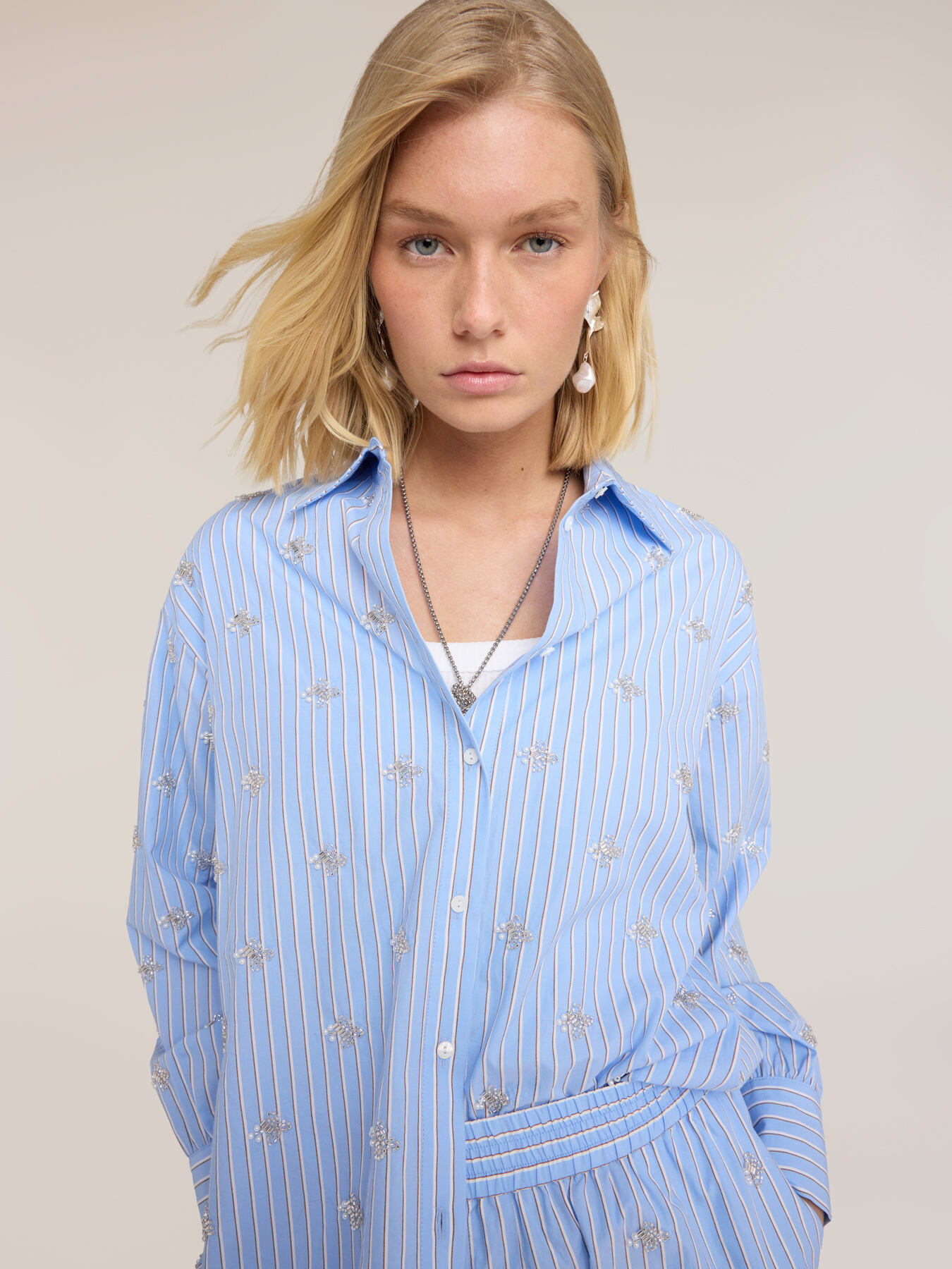 Camicia oversize a righe con ricami di perline image number 3