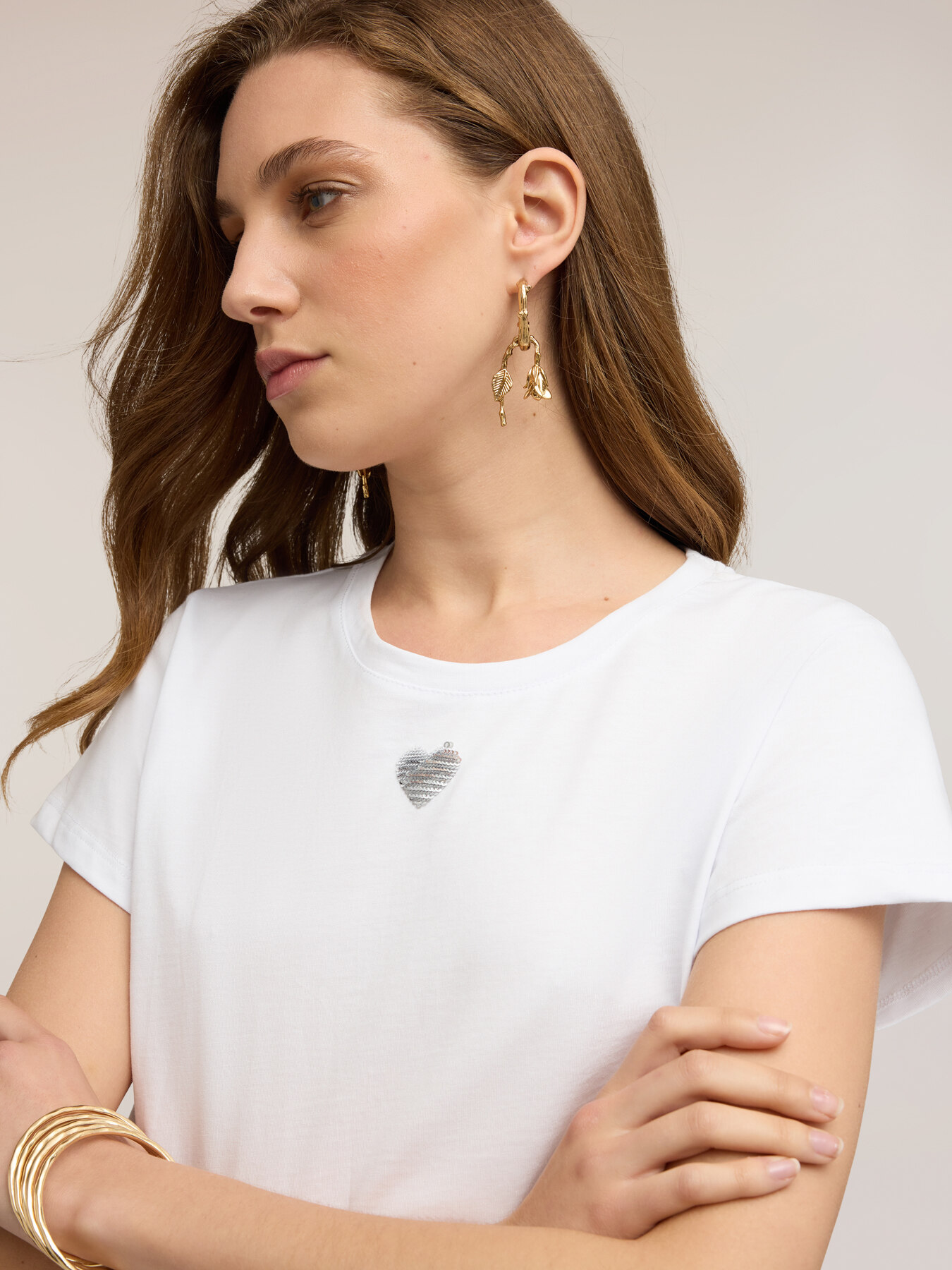 T-shirt in jersey con cuore in paillettes image number 2