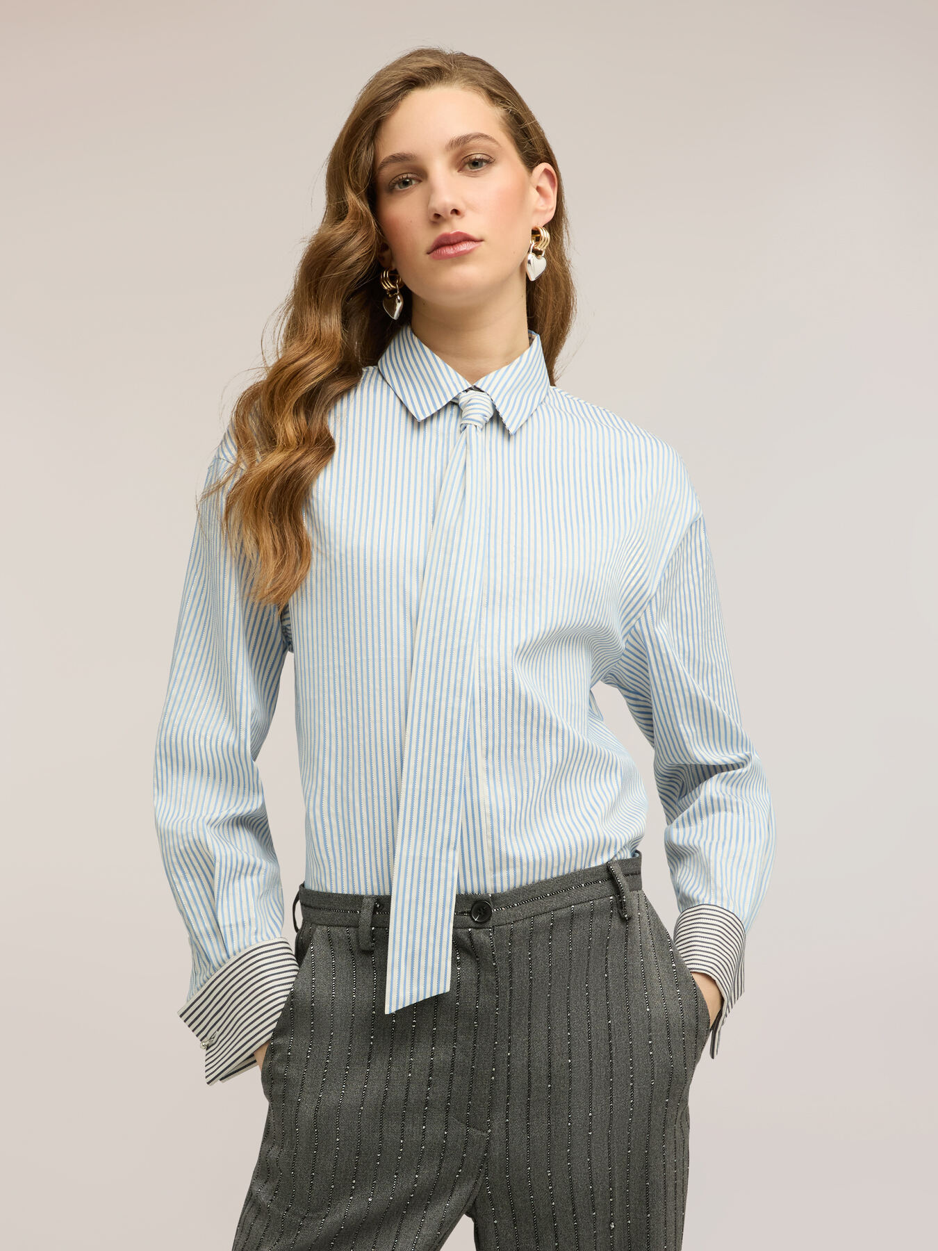 Camicia in popeline a righe con cravatta image number 3