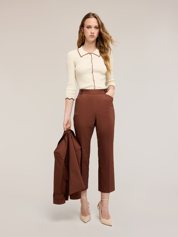 Cardigan in maglia fine con profili ricamati