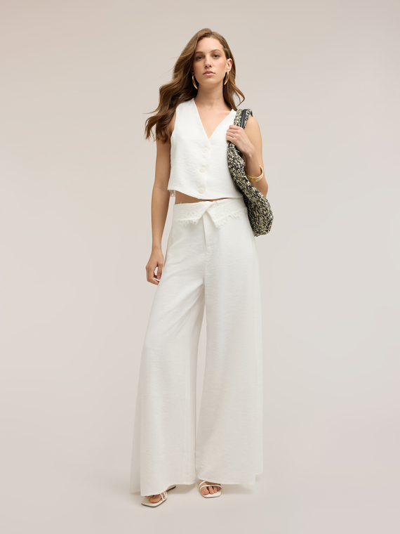 Pantaloni palazzo con dettaglio in pizzo