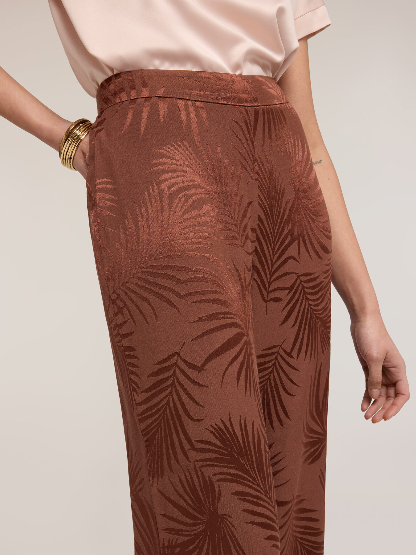 Pantaloni palazzo in raso jacquard image number 3