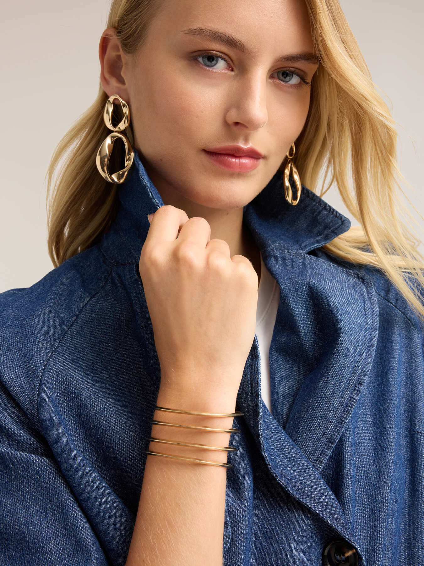Trench doppiopetto corto in chambray image number 3