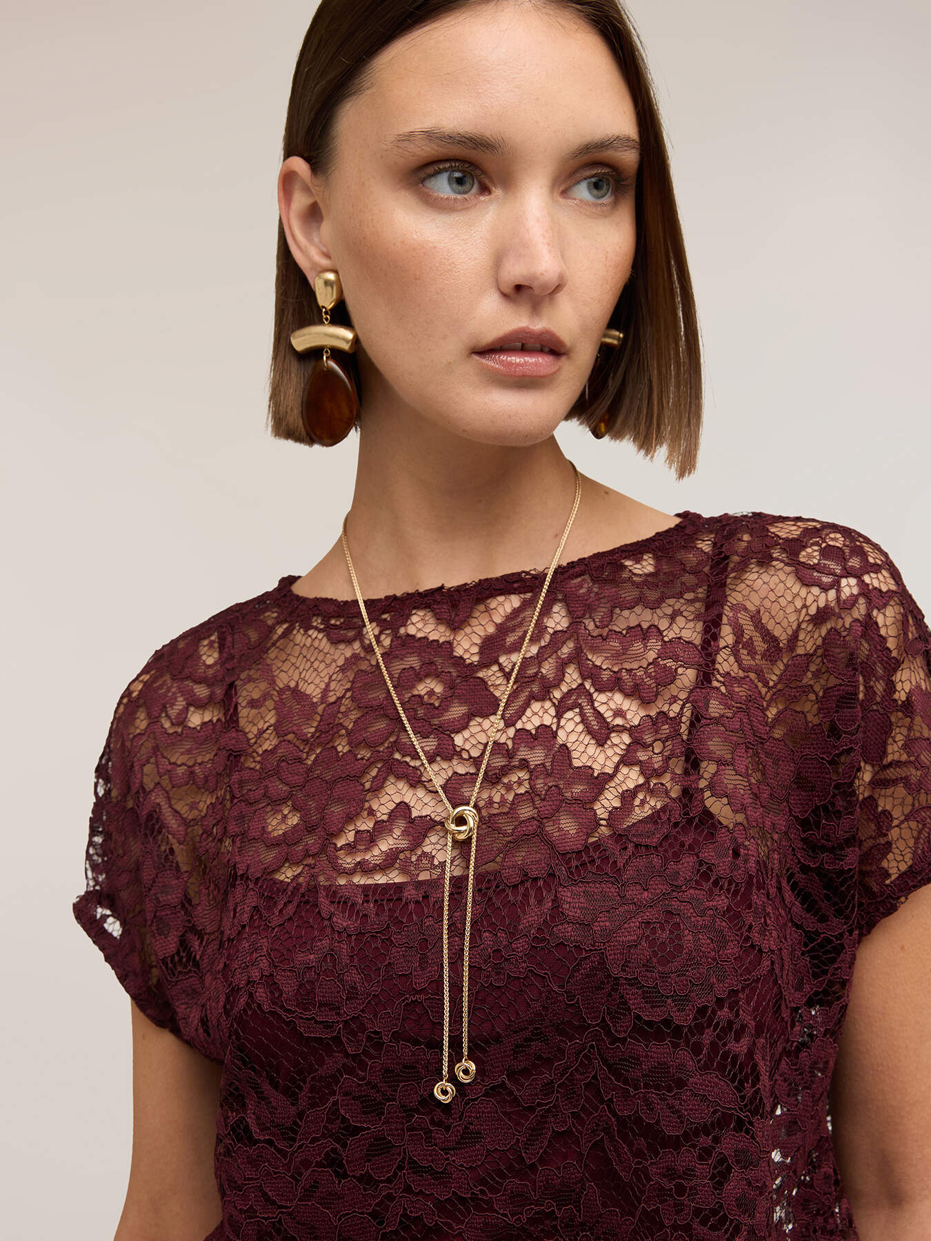 Blusa corta in pizzo image number 0