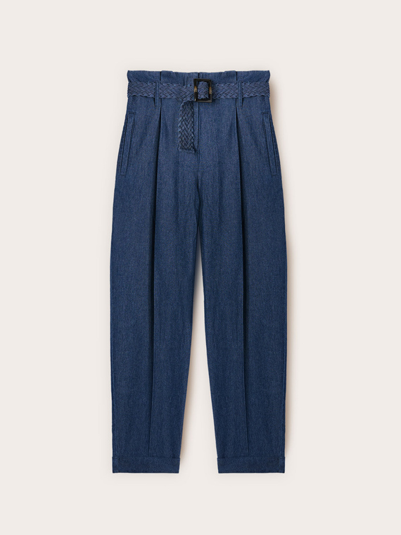 Jeans carrot con cintura intrecciata