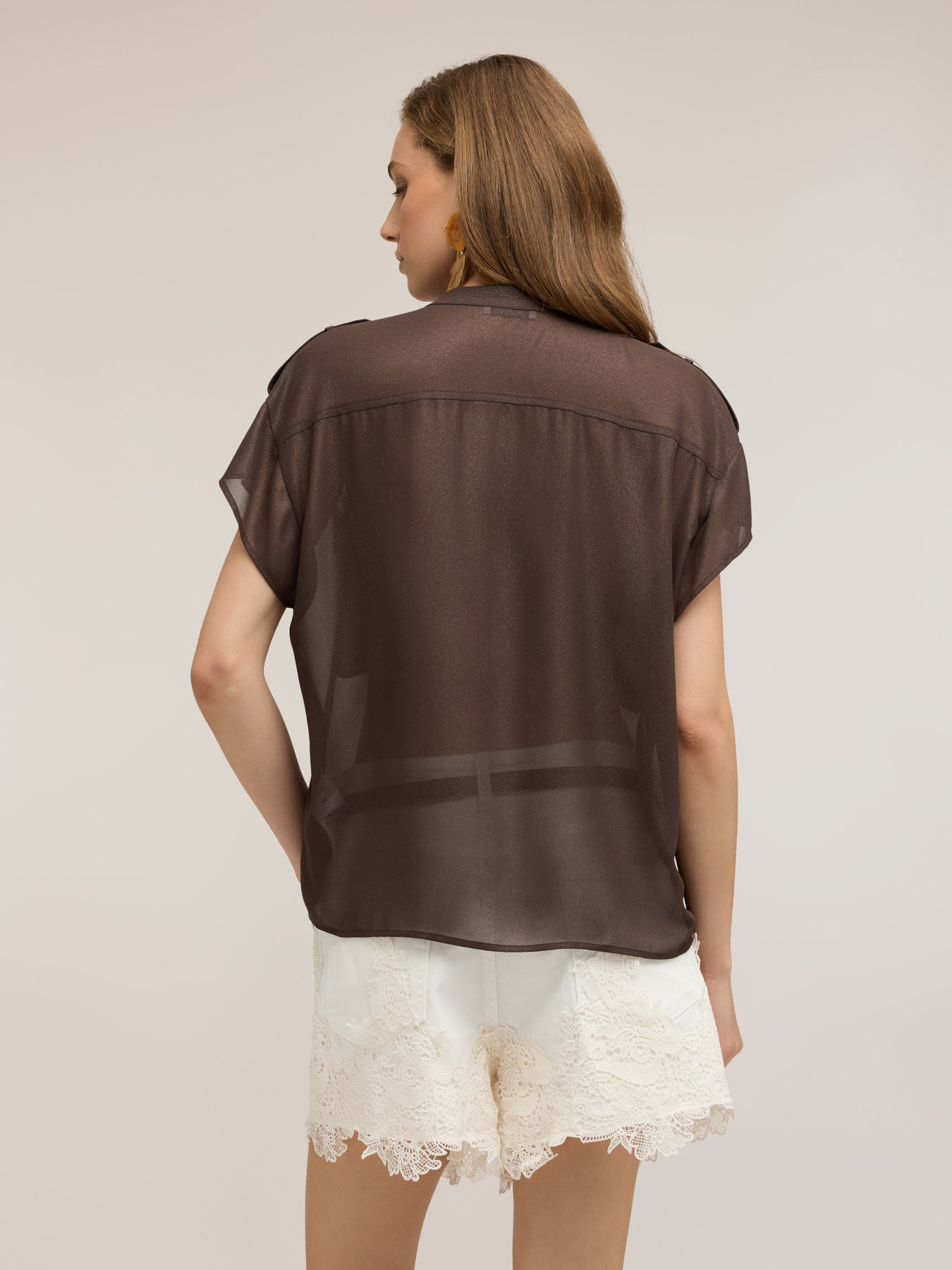 Camicia in georgette laminata con tasche image number 1