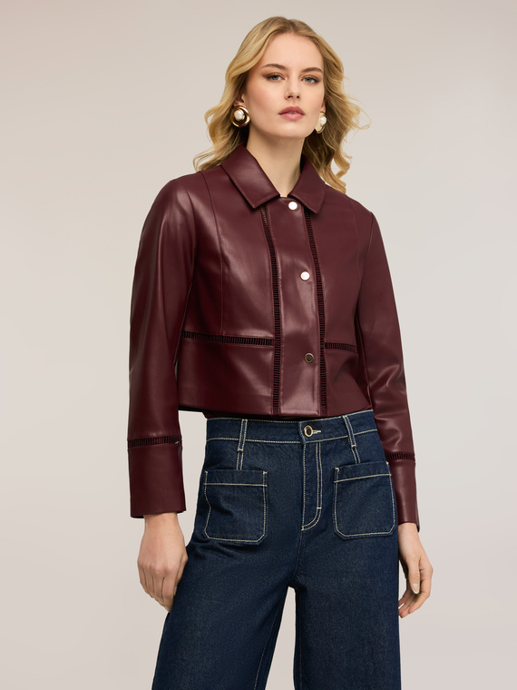 Giacca cropped con dettagli traforati