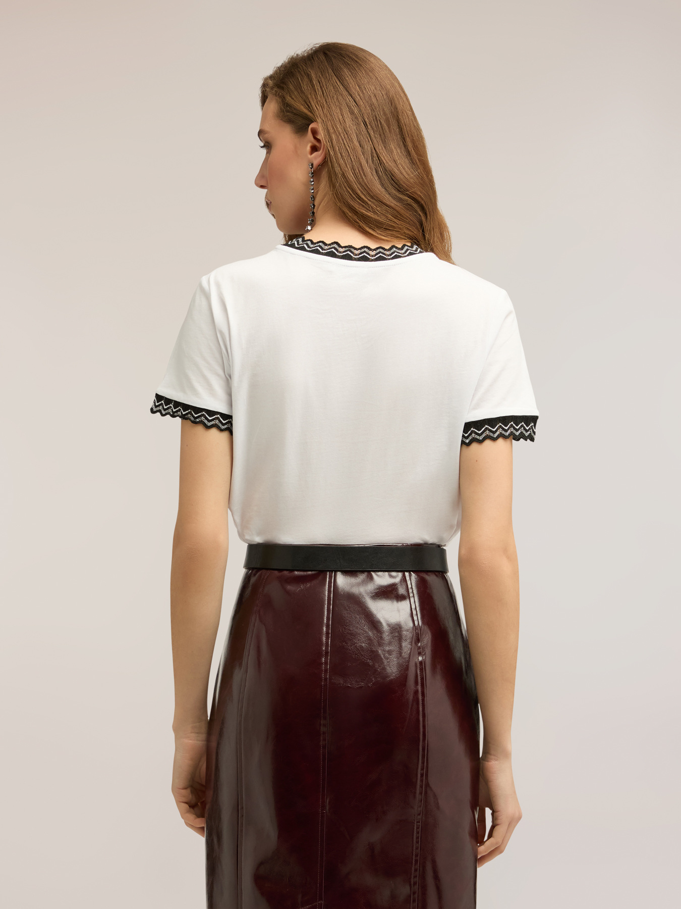 T-shirt con bordi in maglia image number 3
