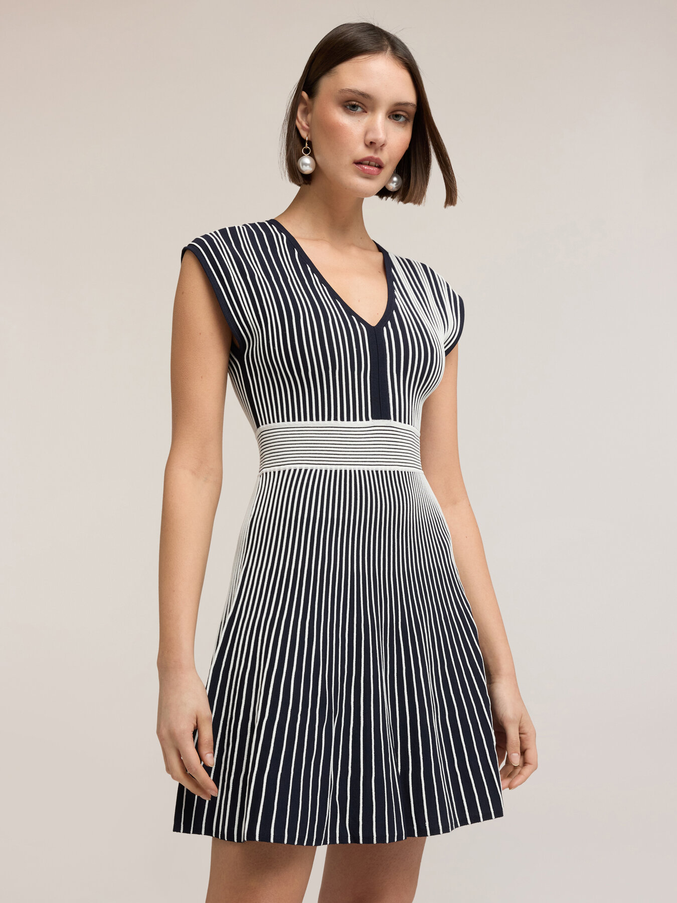 Vestito flare in maglia a righe image number 2