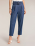 Jeans carrot con cintura intrecciata image number 2