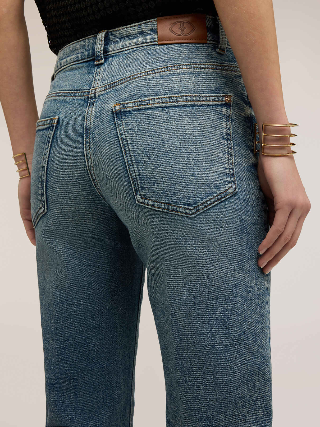 Jeans regular con orlo ripiegato image number 3