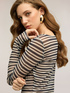 T-shirt in tulle a righe con drappeggio image number 3