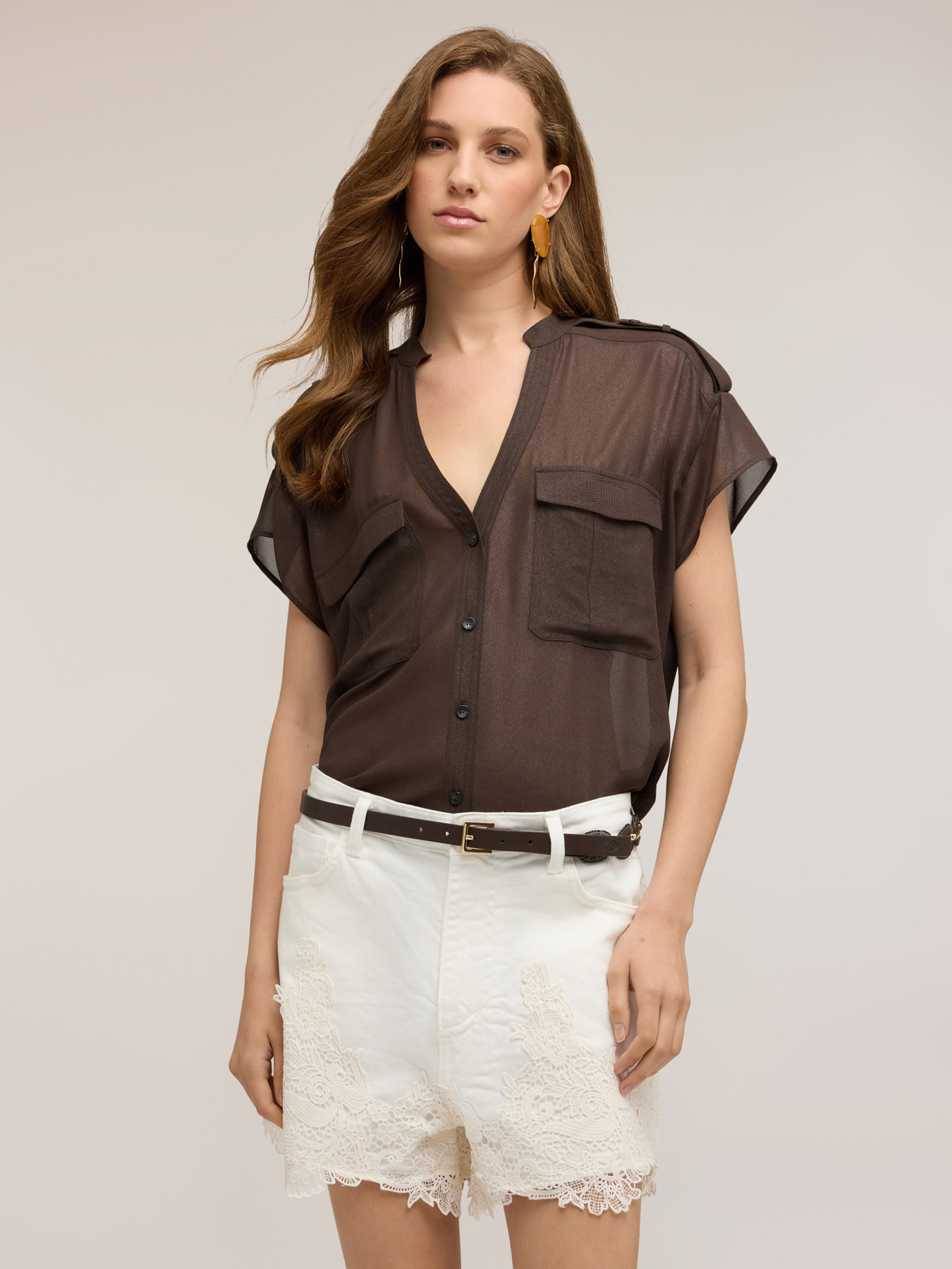 Camicia in georgette laminata con tasche image number 0