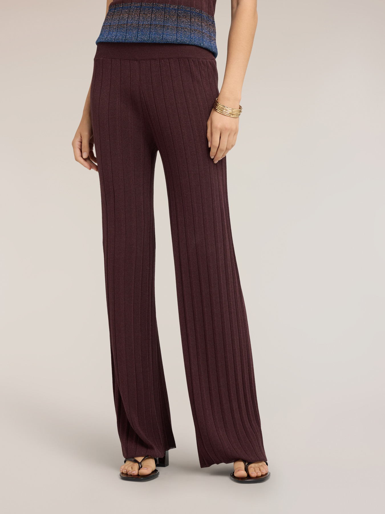 Pantaloni palazzo pliss&eacute; in maglia di viscosa lurex image number 2