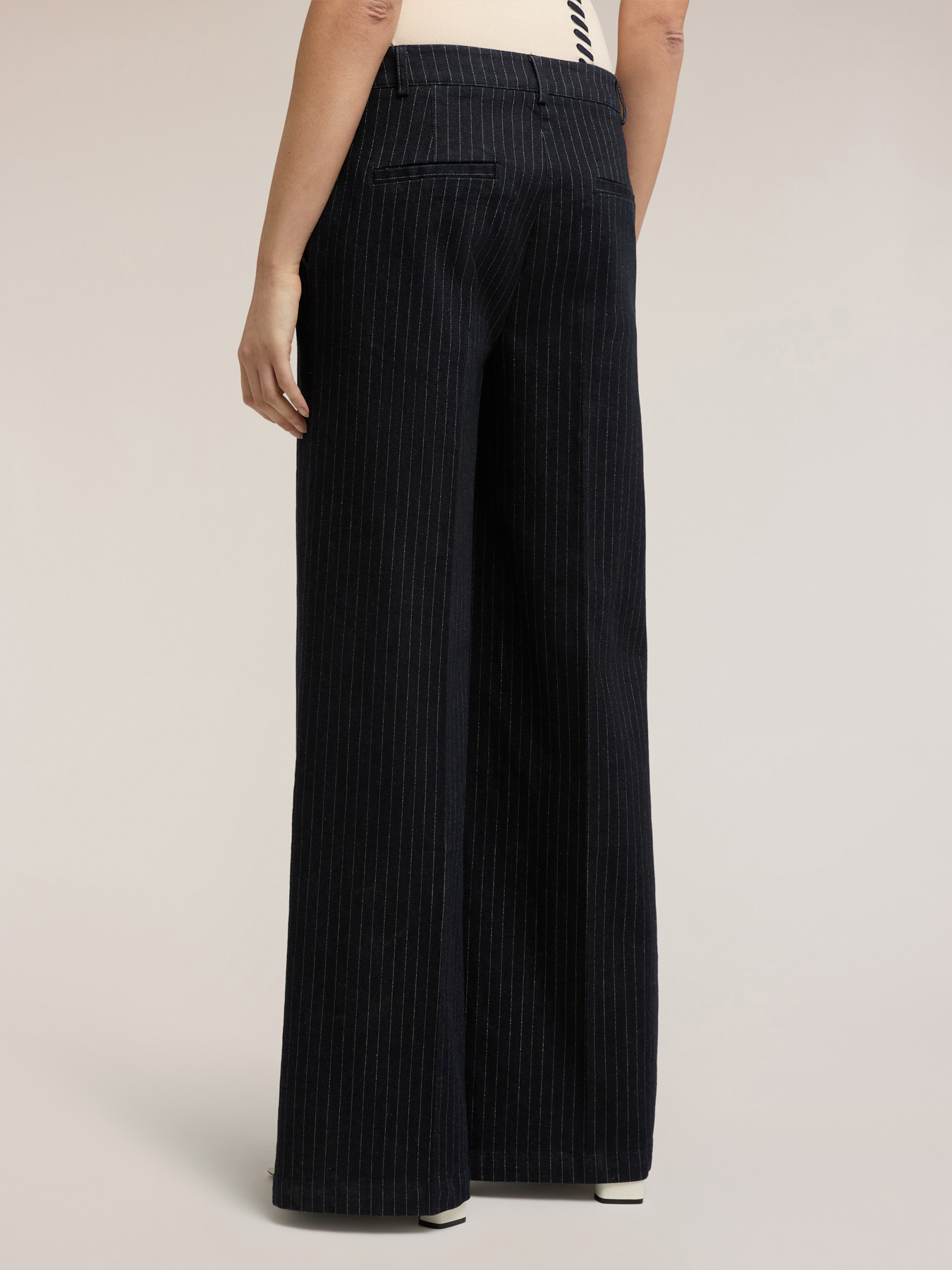 Jeans palazzo gessati in denim image number 1