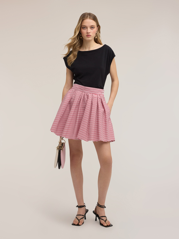 Top con drappeggio laterale