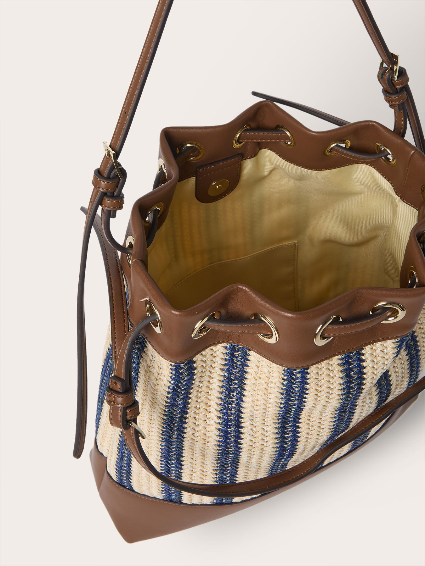 Borsa secchiello intrecciata a righe image number 4