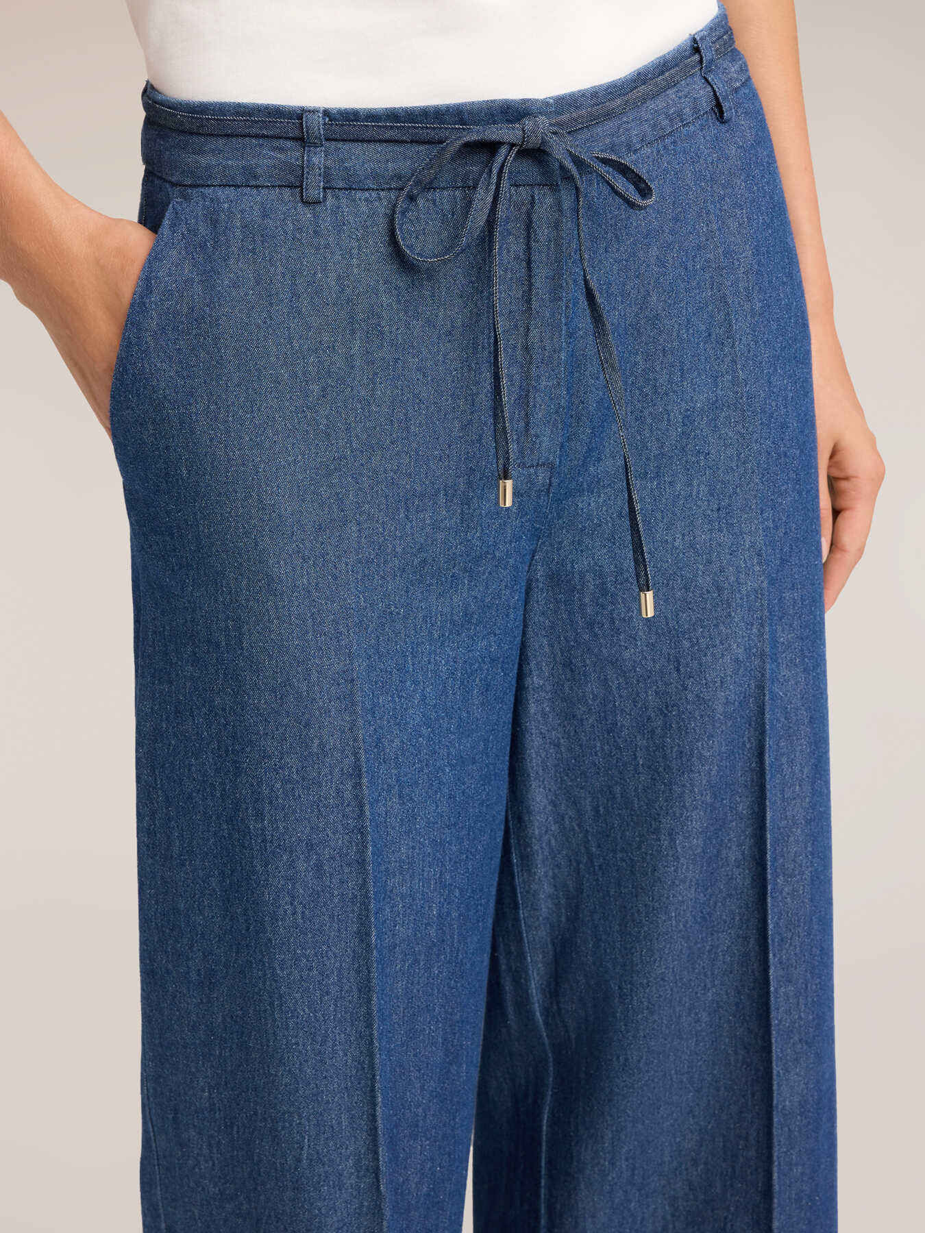 Jeans cropped palazzo con coulisse image number 4