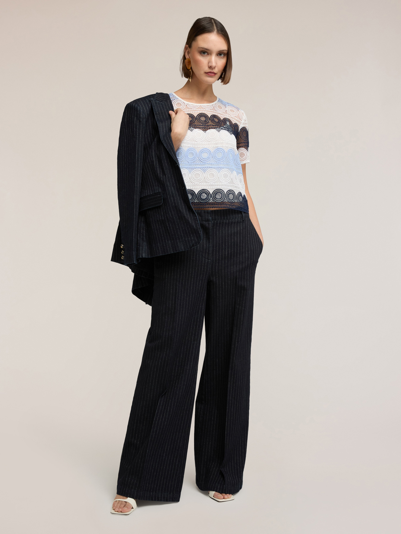 T-shirt in pizzo macram&eacute; image number 3