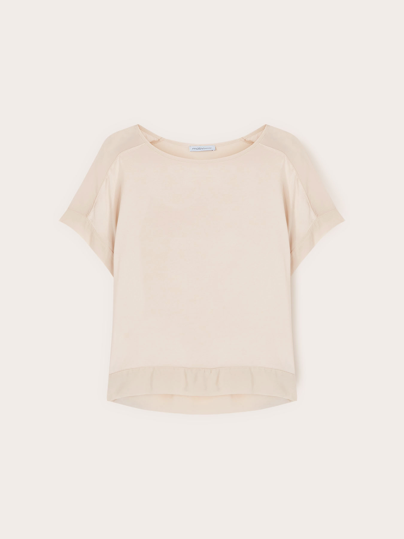 Blusa in raso con scollo a barchetta image number 4