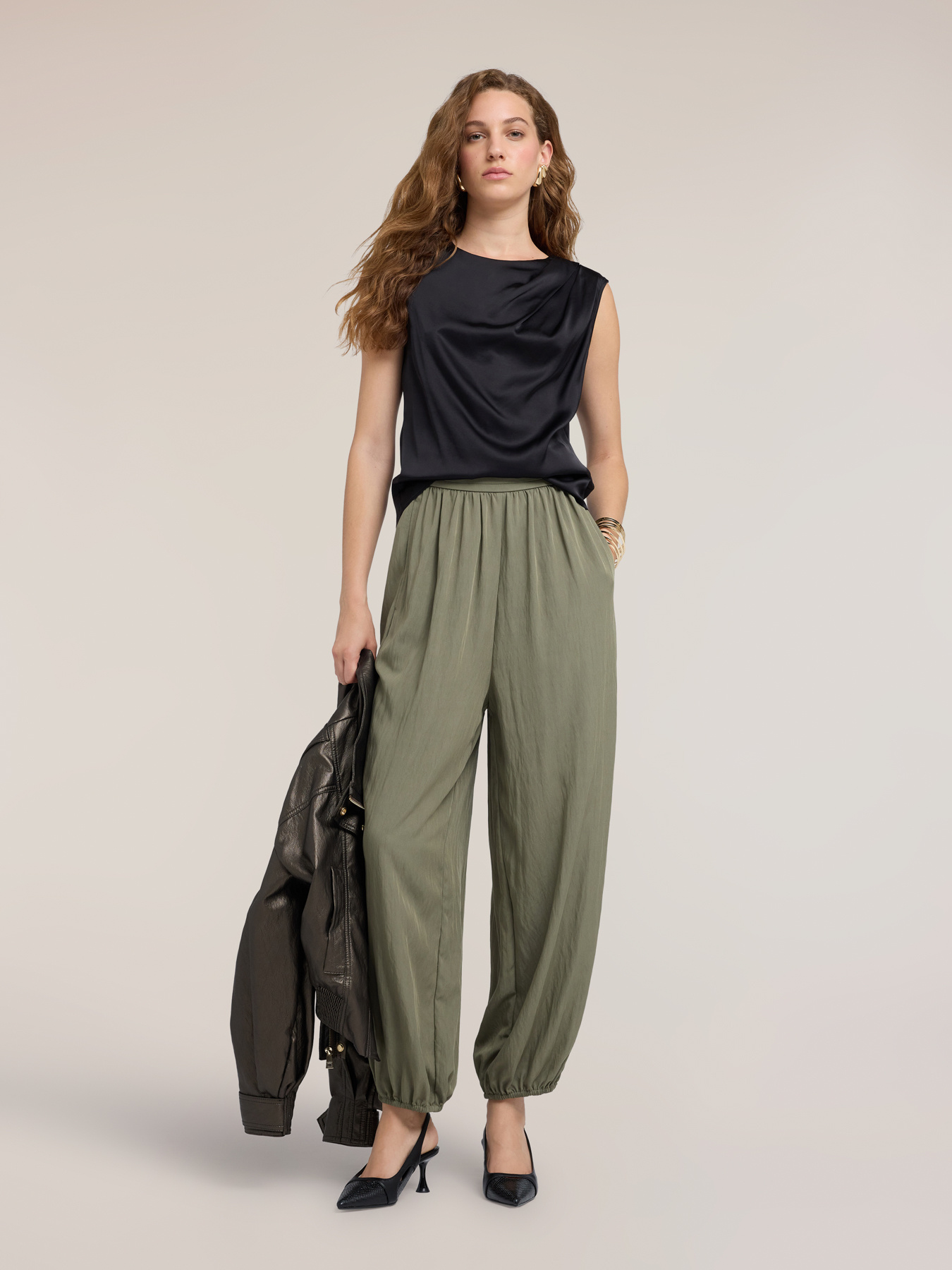 Pantaloni con drappeggio in twill image number 0