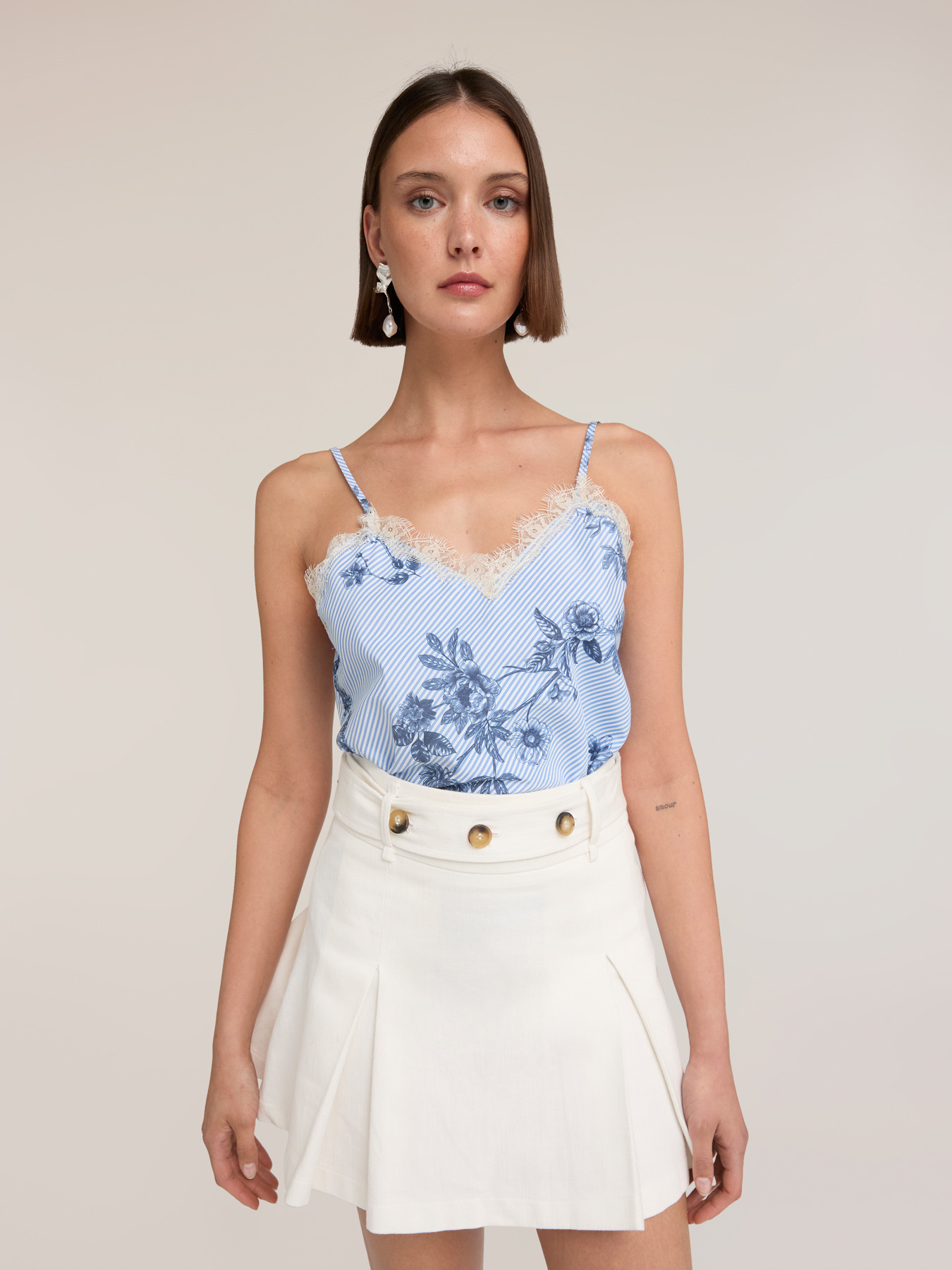 Top a righe con pizzo e stampa floreale image number 2