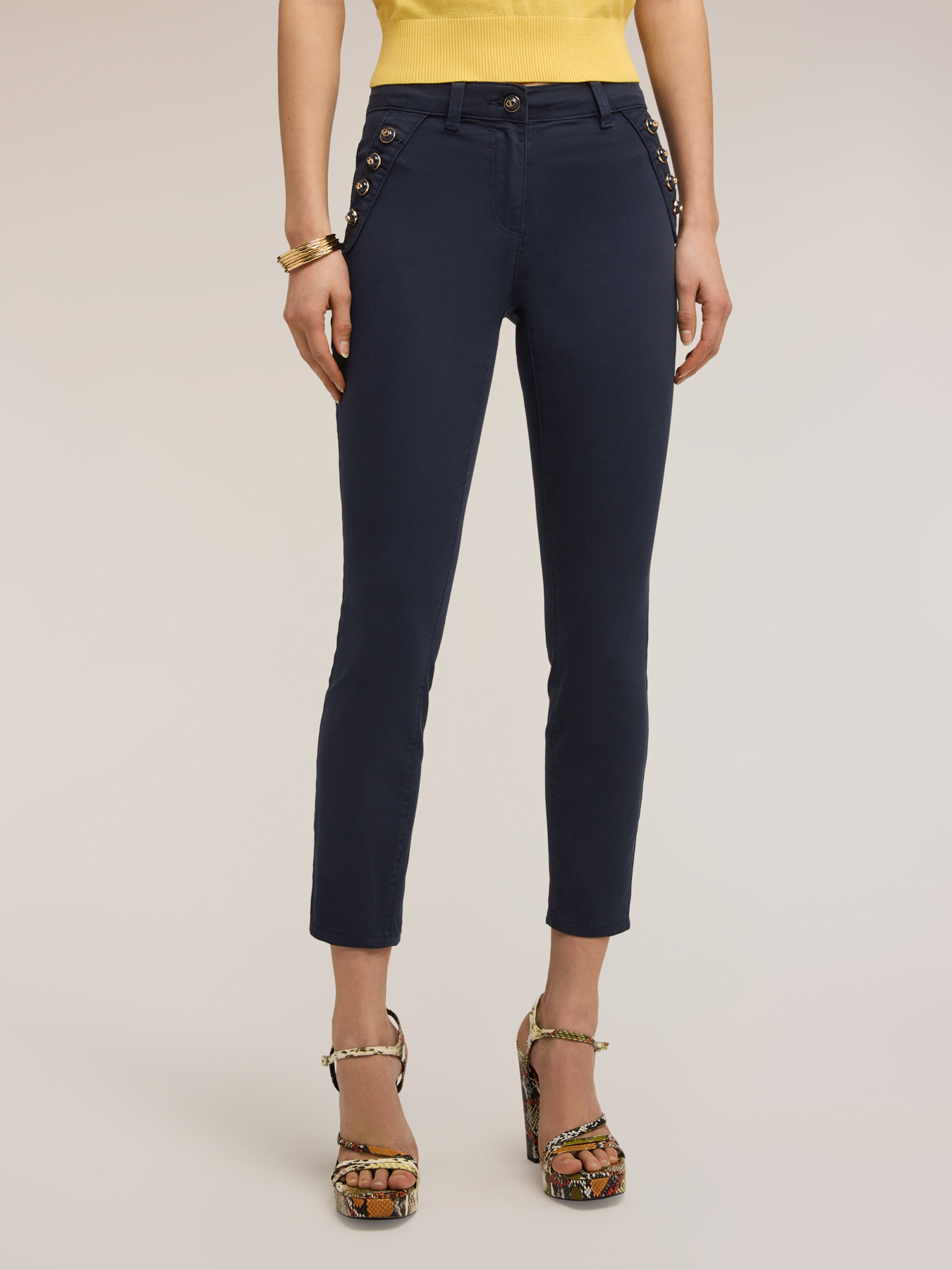 Pantaloni slim in drill di cotone image number 2
