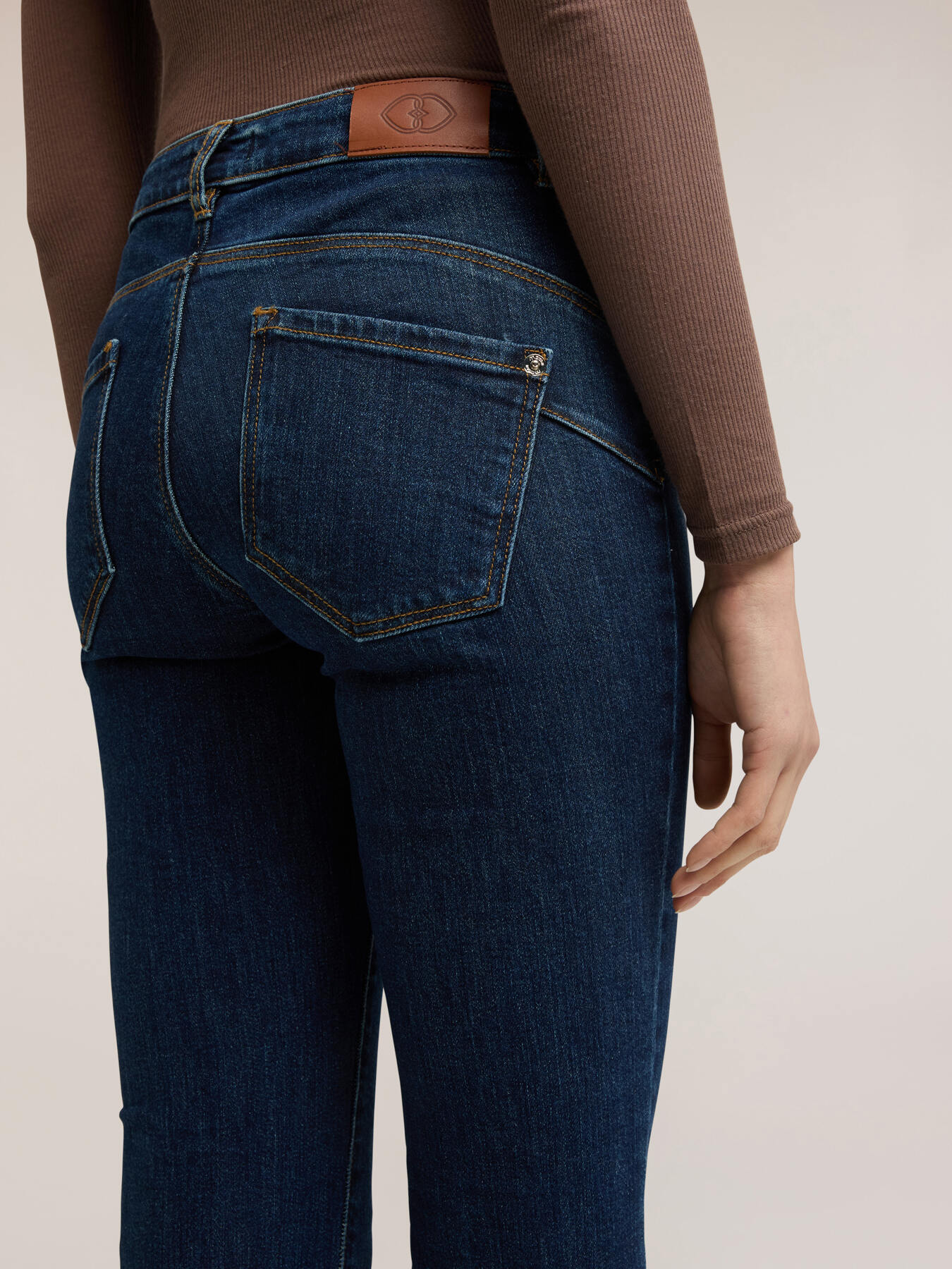 Jeans flare Elle image number 3