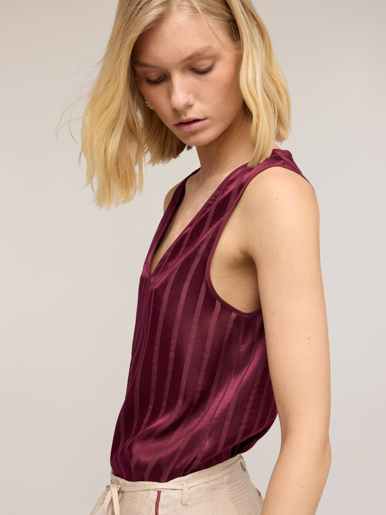 Blusa in raso a righe devor&eacute; image number 3