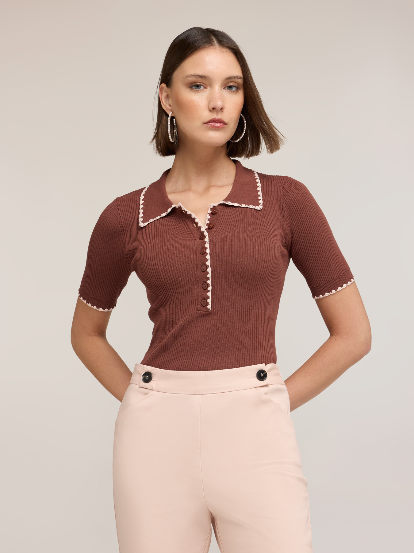Polo in maglia fine con smerlo image number 2
