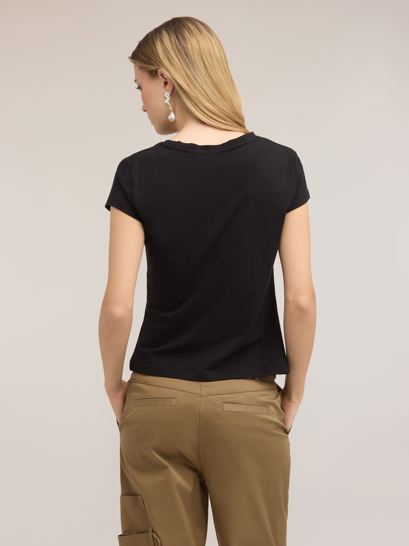 T-shirt con drappeggio laterale asimmetrico image number 1