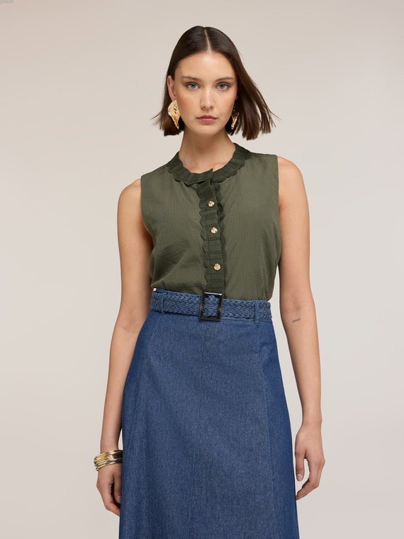 Top misto lyocell con bordi in maglia