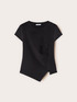 T-shirt con drappeggio laterale asimmetrico image number 4