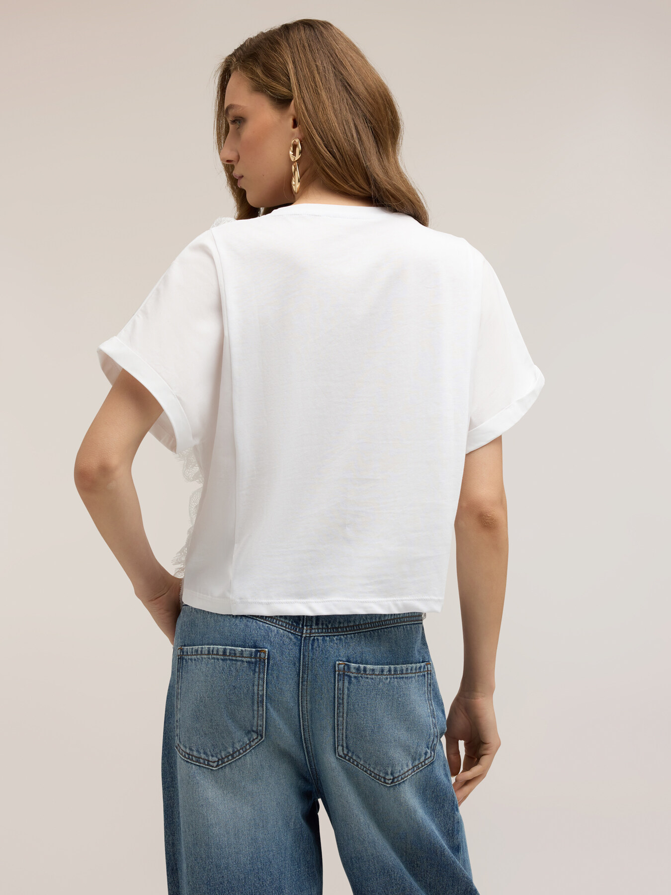 T-shirt con inserti in pizzo image number 1