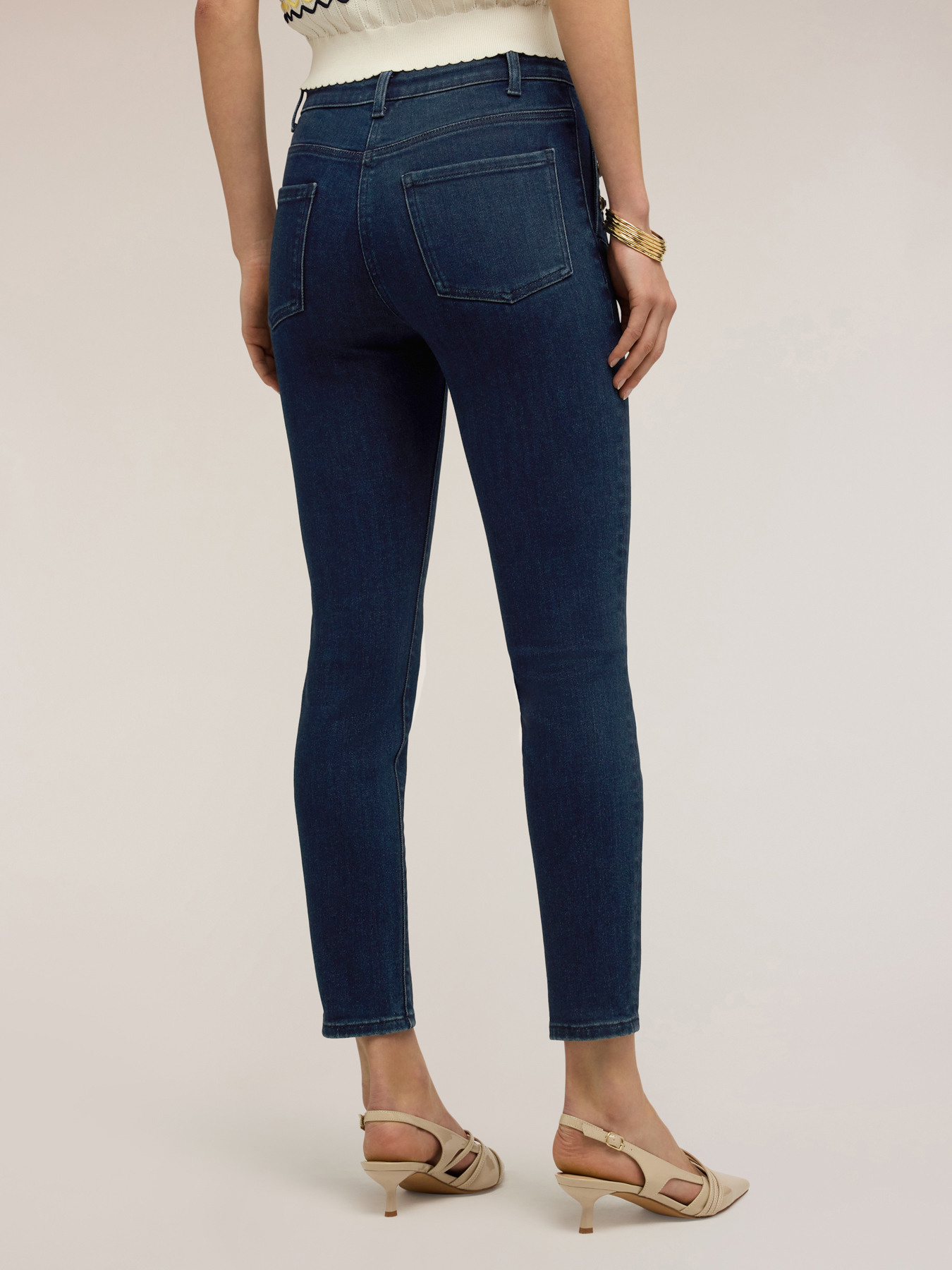 Jeans skinny con bottoni decorativi image number 1