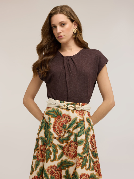 T-shirt in misto lino con drappeggio