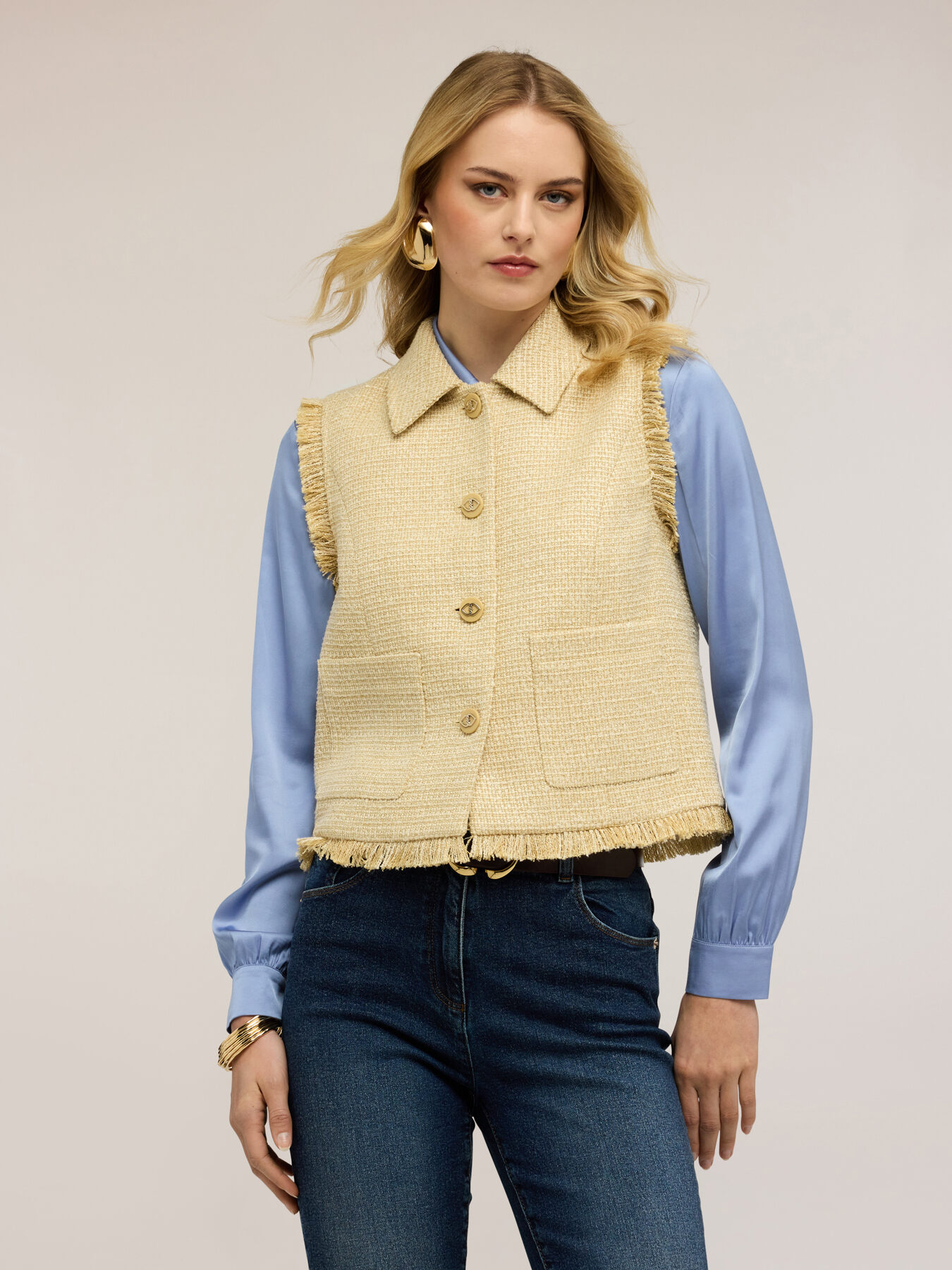 Gilet in boucl&eacute; con frange image number 0