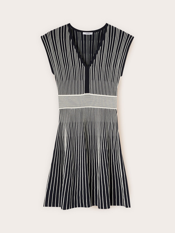 Vestito flare in maglia a righe