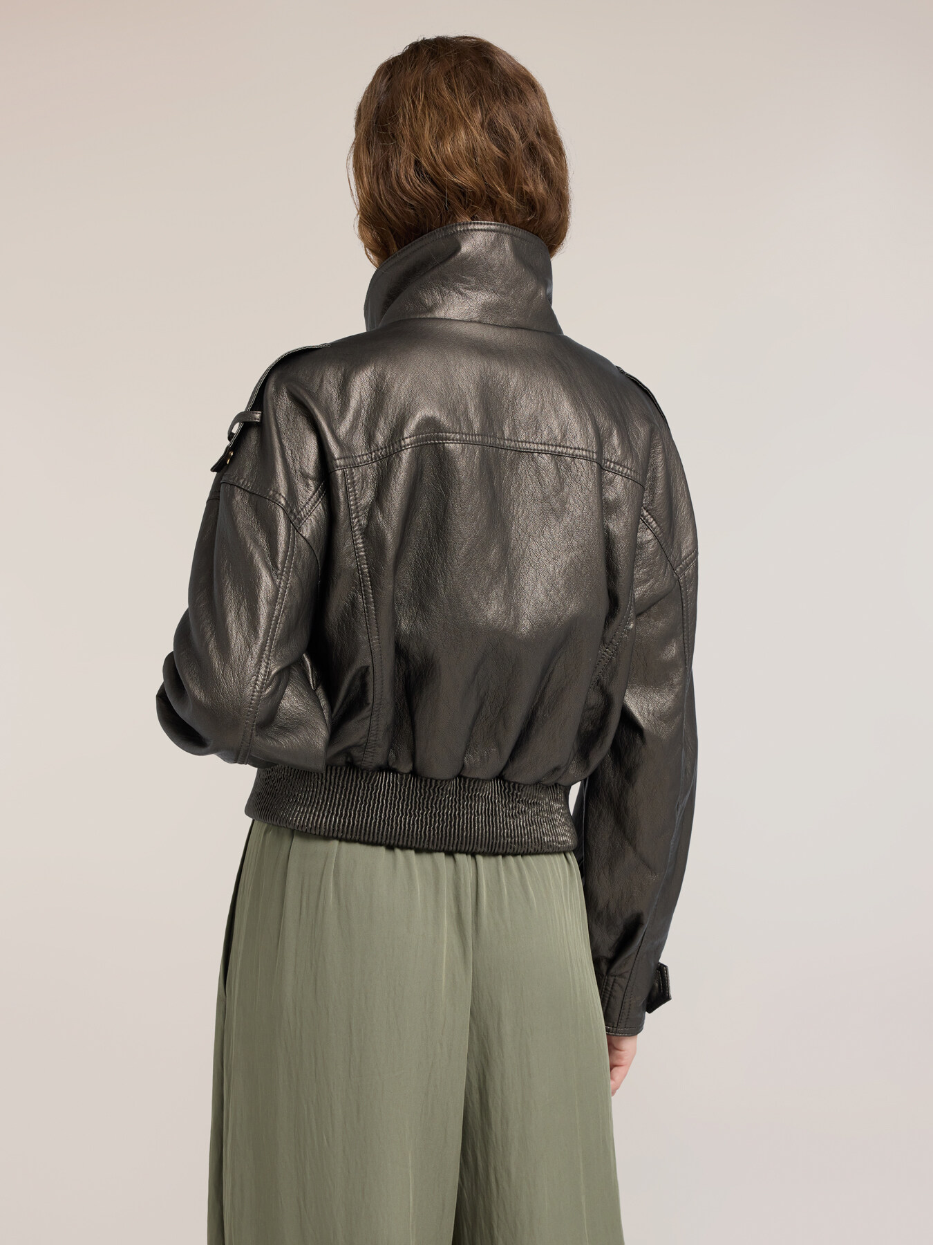 Giubbotto bomber corto crinkle con collo alto image number 1