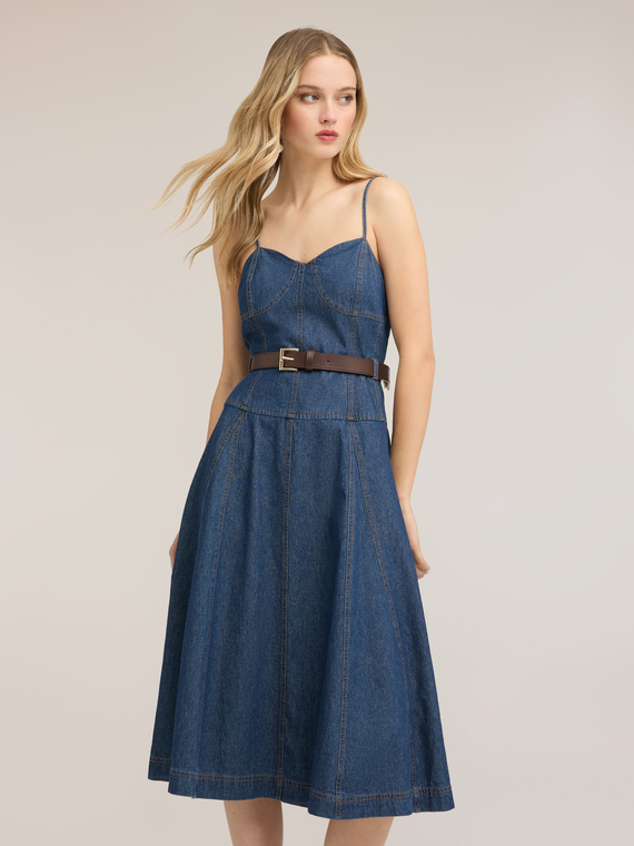Vestito midi in denim con scollatura a cuore