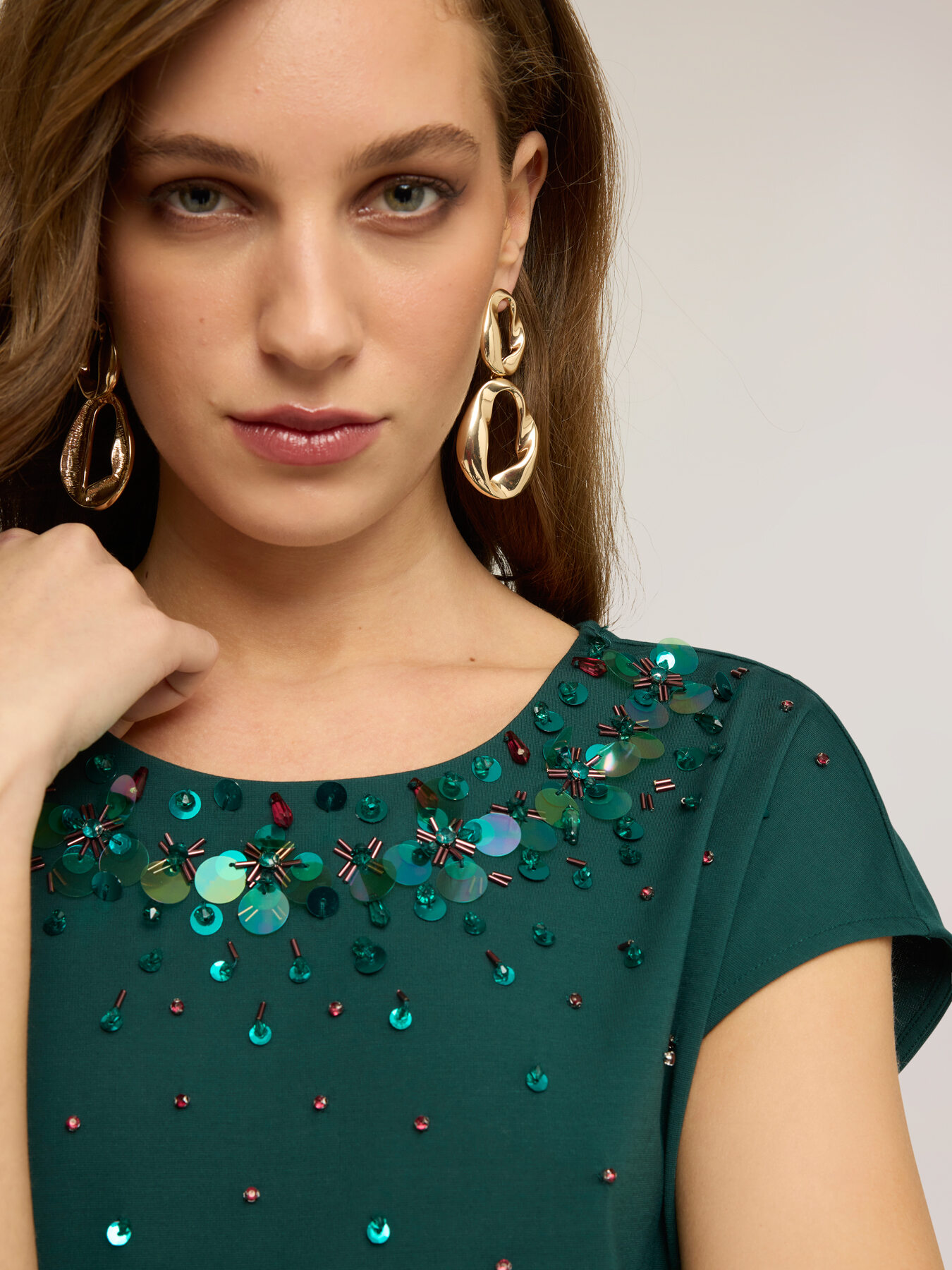 T-shirt con ricamo di paillettes image number 0