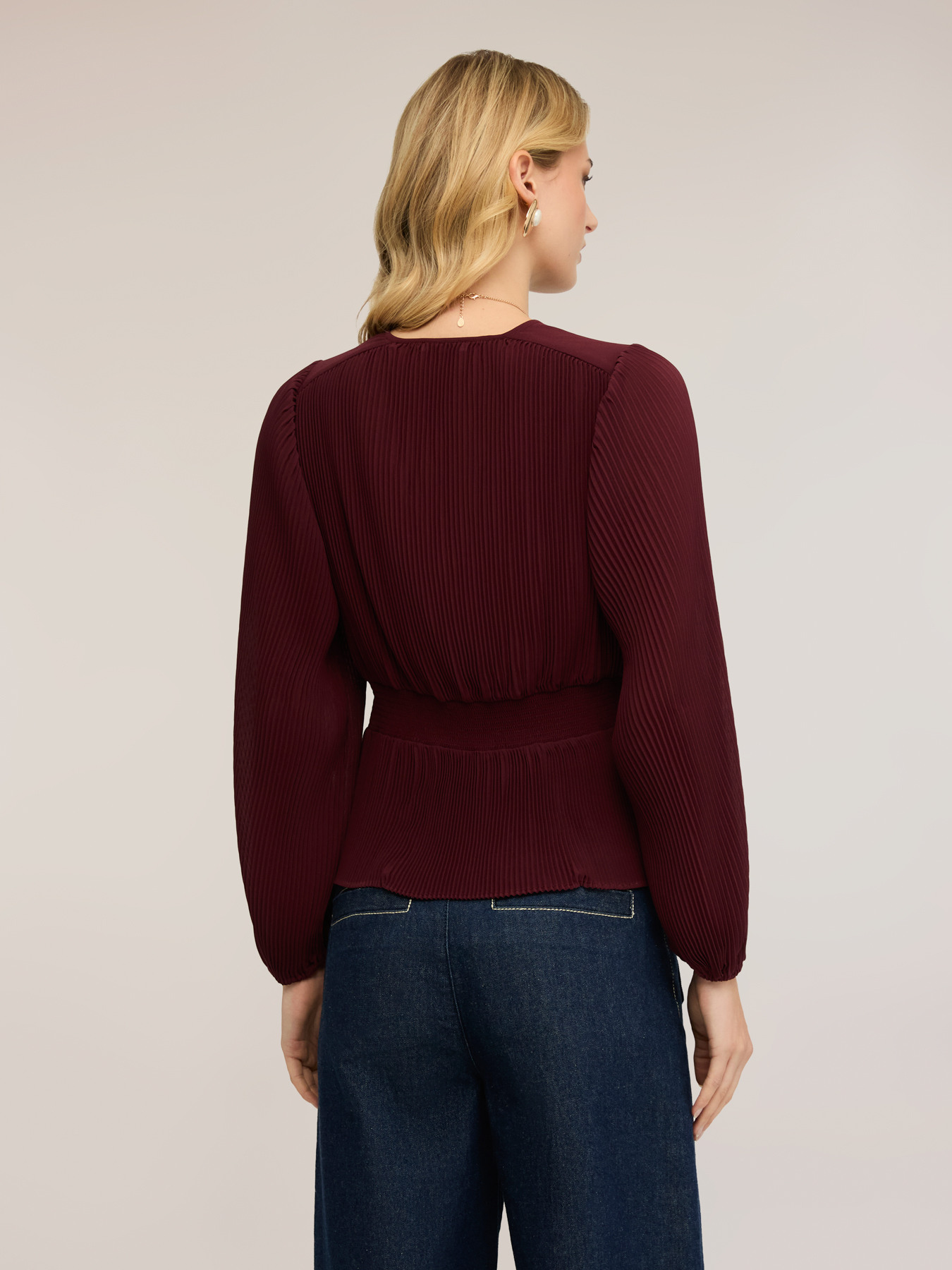 Blusa pliss&eacute; in georgette con scollo a V image number 1