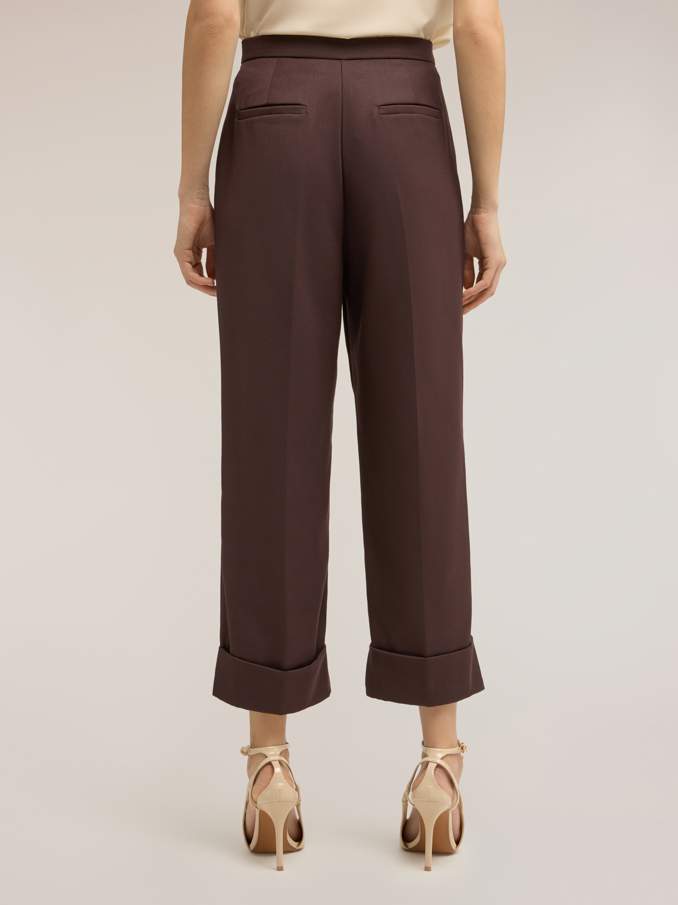 Pantaloni cropped con risvolto image number 1