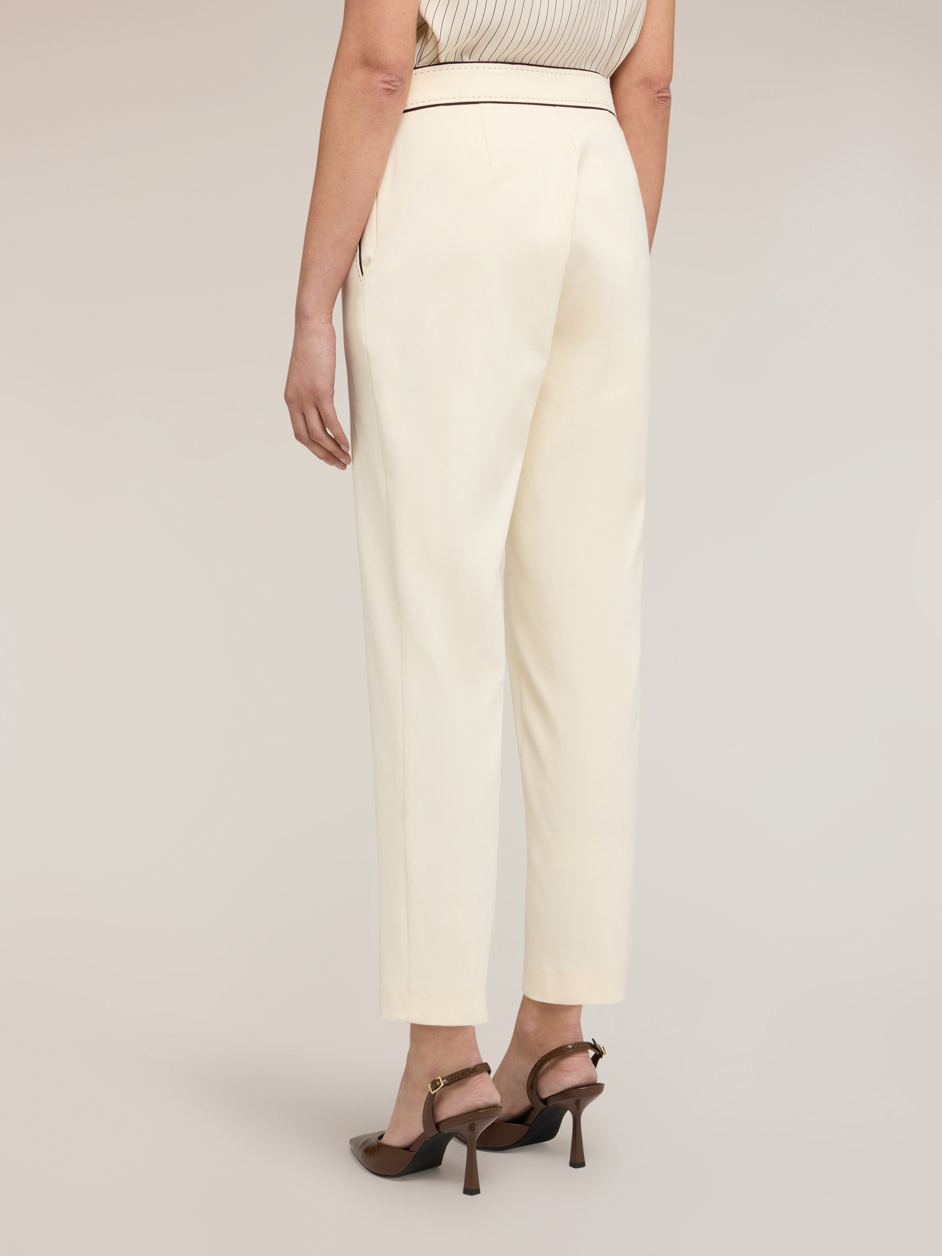 Pantaloni con piping The Tailoring Lab image number 1