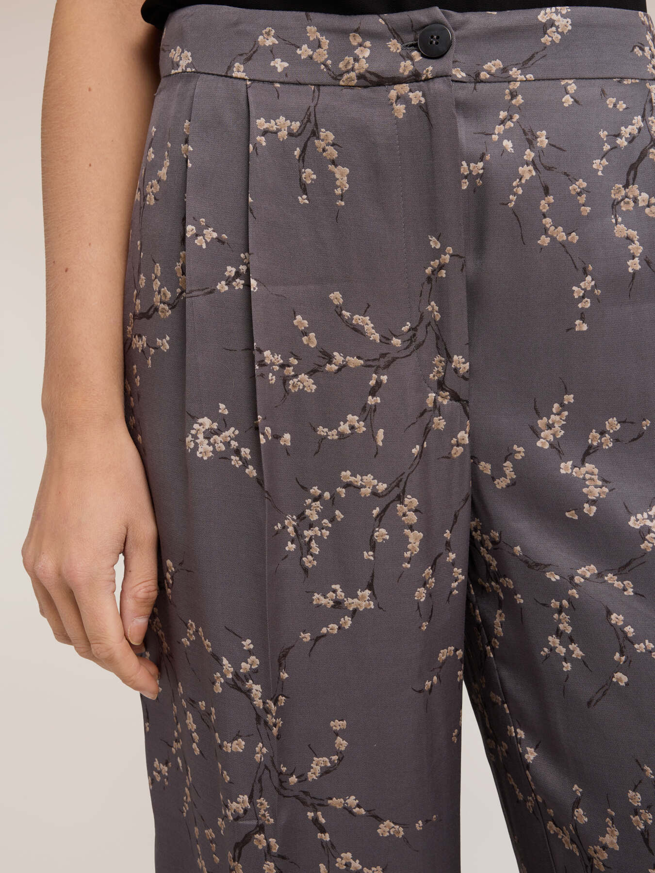 Pantaloni palazzo in twill di viscosa con stampa a fiori image number 3