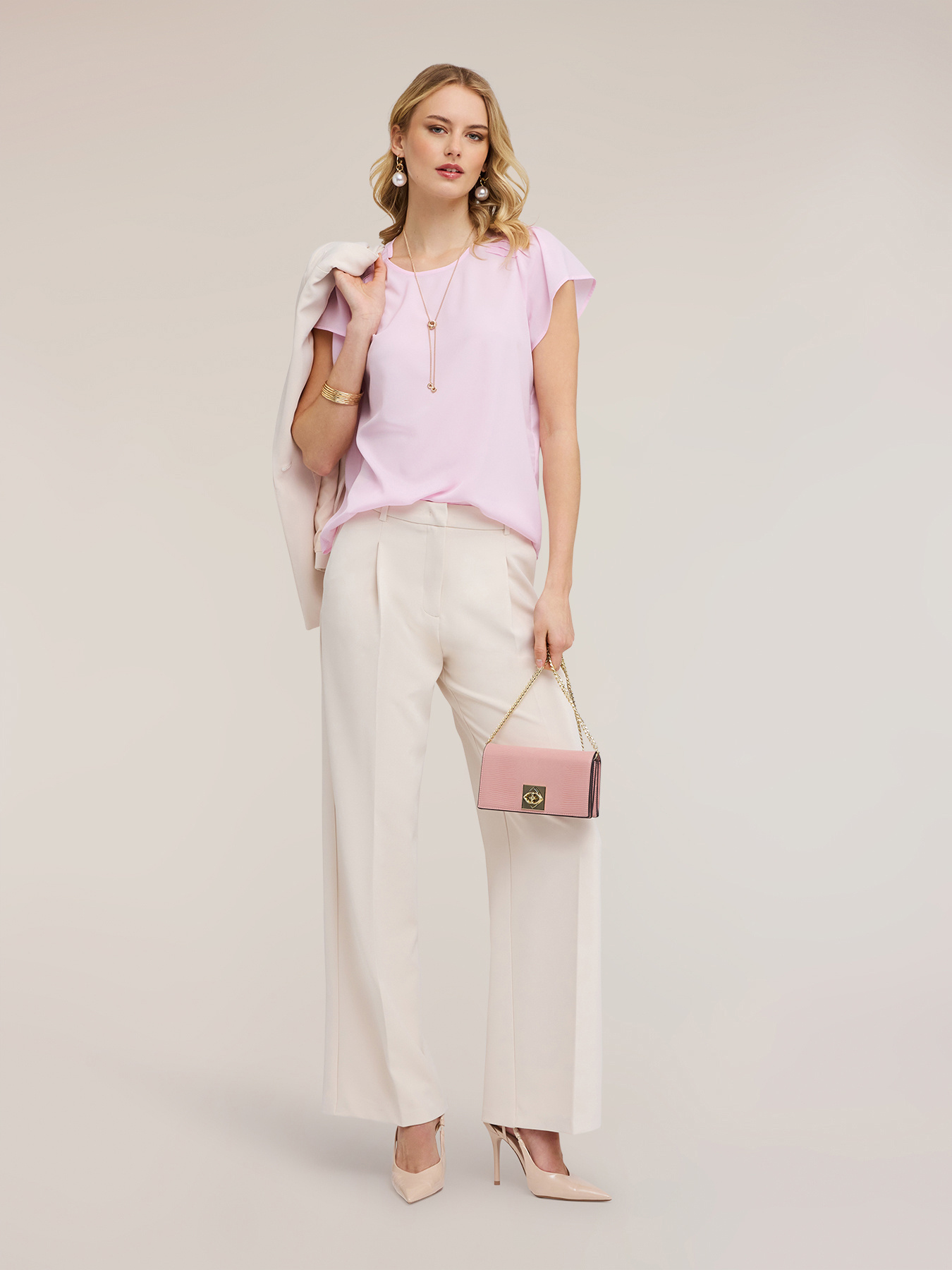 Blusa in cr&ecirc;pe de chine con pieghe image number 3