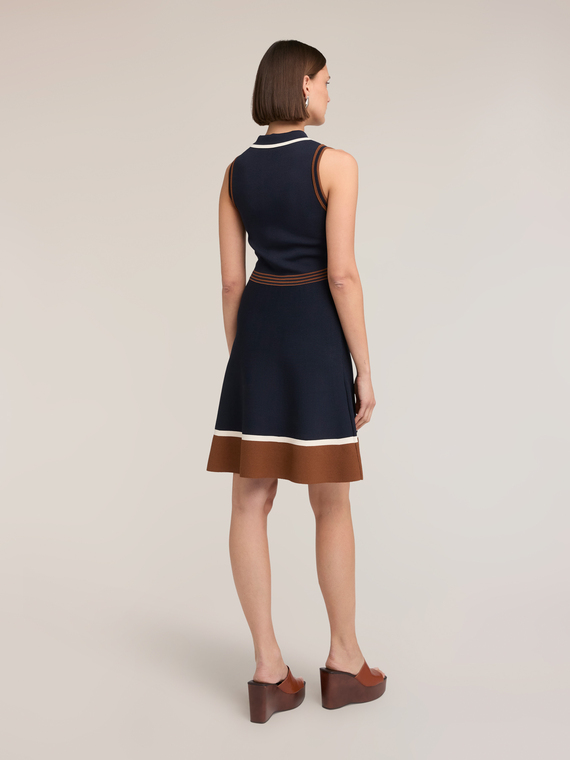 Vestito linea ad A con colletto polo